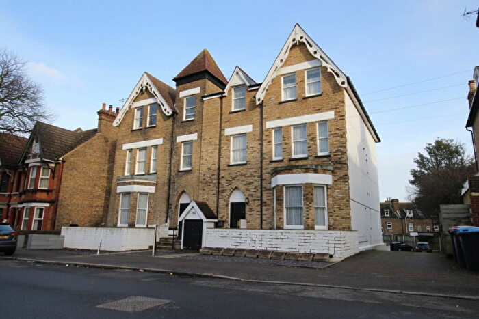 2 Bedroom Apartment For Sale In South Eastern Road, Ramsgate, CT11