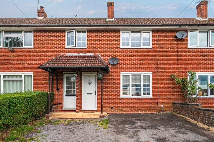 3 Bedroom Terraced House For Sale In Farnborough, Hampshire, GU14