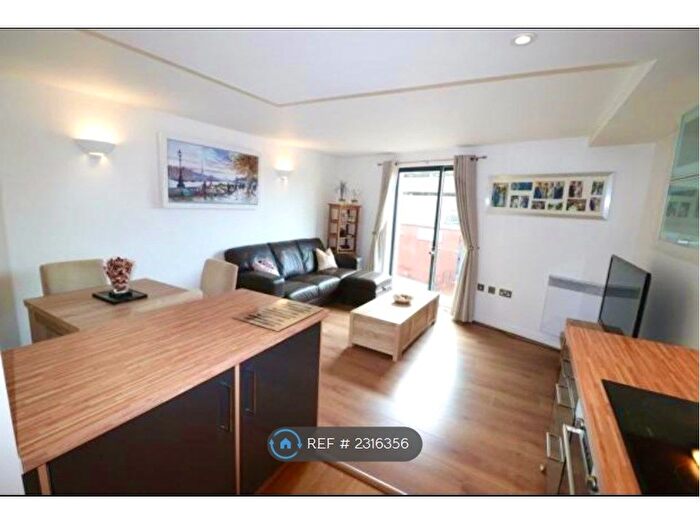 2 Bedroom Flat To Rent In Northampton Street, Birmingham, B18