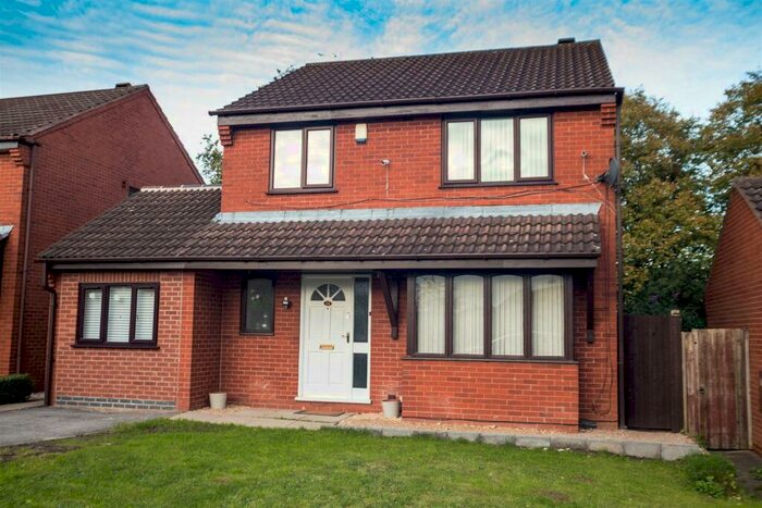 4 Bedroom House To Rent In Ganton Close, Nottingham, NG3