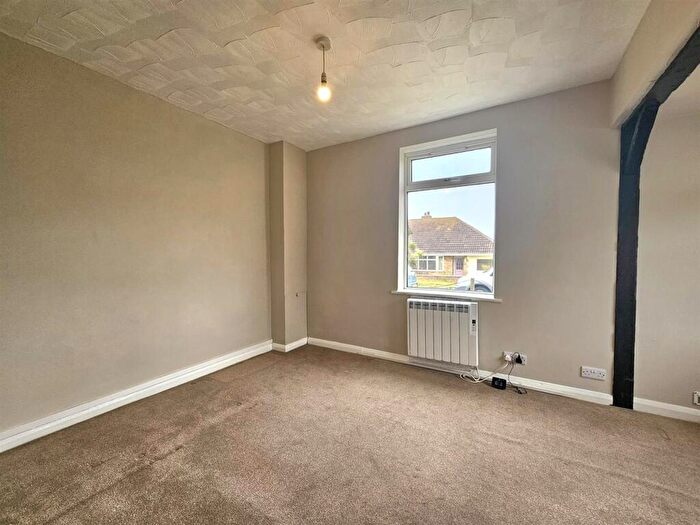 1 Bedroom House To Rent In Seaview Avenue, Peacehaven, BN10
