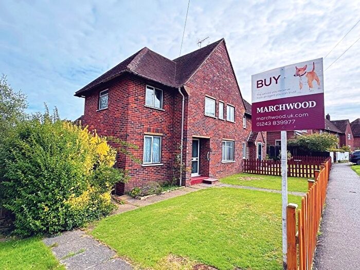 4 Bedroom Semi-Detached House For Sale In St Nicholas Road, Lavant, PO18