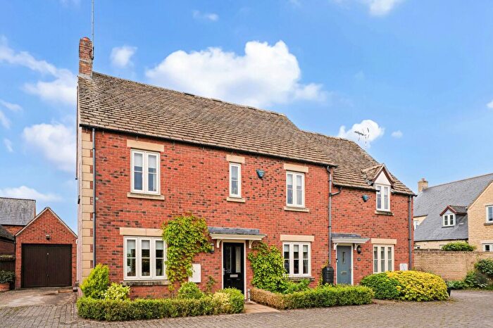 3 Bedroom Semi-Detached House For Sale In Beceshore Close, Moreton-in-Marsh, Gloucestershire., GL56