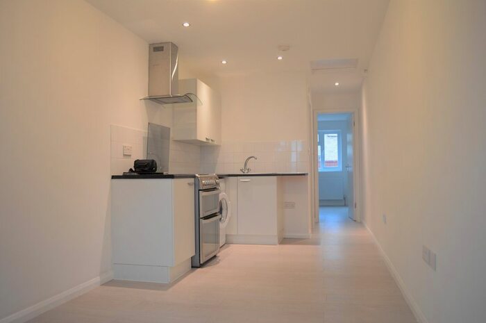 1 Bedroom Studio To Rent In Gresham Drive, Chadwell Heath, Romford RM6