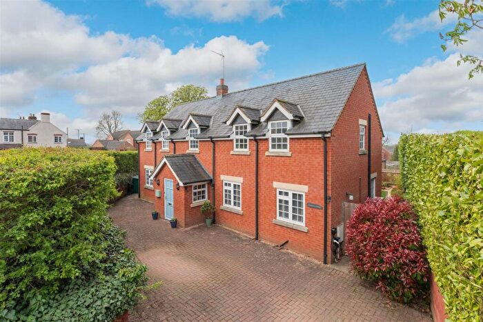 4 Bedroom Detached House For Sale In High Street, Naseby, Northampton, NN6