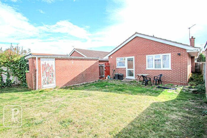 2 Bedroom Bungalow For Sale In Dupont Close, Clacton-on-Sea, Essex, CO16