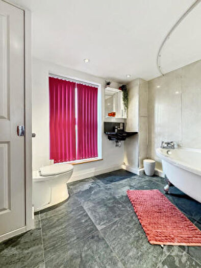 1 Bedroom Apartment For Sale In High View Avenue, Grays, RM17