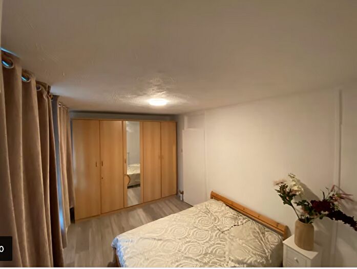 3 Bedroom Maisonette To Rent In Pelter Street, Bethnal Green, London, E2