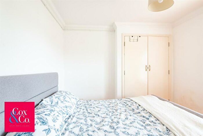 2 Bedroom Flat For Sale In Denmark Villas, Hove, BN3