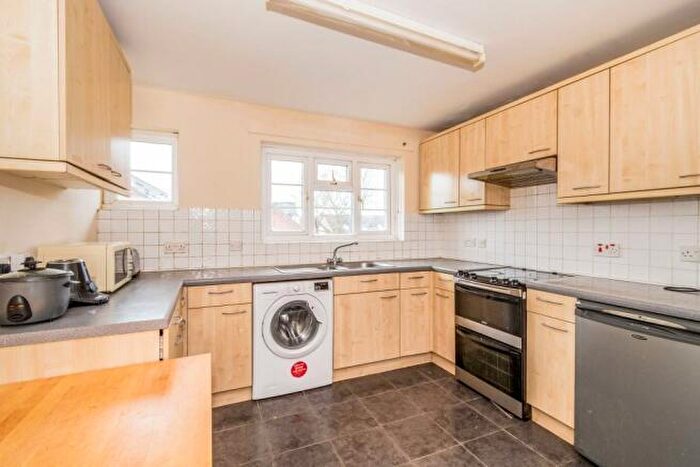 2 Bedroom Flat To Rent In Banister Grange, Banister Road, Southampton, SO15