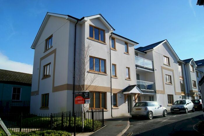 2 Bedroom Flat To Rent In Sparrows Row, Okehampton, EX20