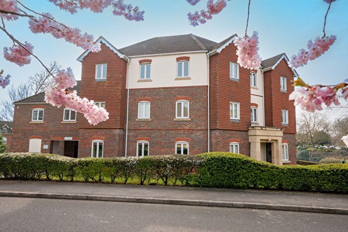 2 Bedroom Flat For Sale In Greenly Court, Andover, SP10