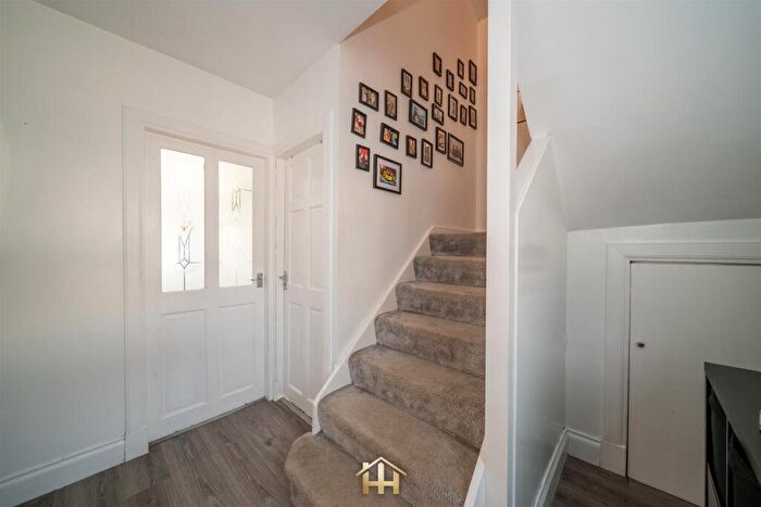 3 Bedroom End Of Terrace House For Sale In Balerno Street, Dundee, DD4