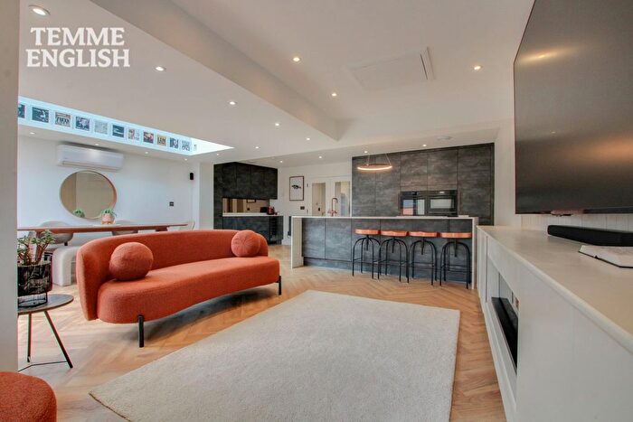 5 Bedroom Terraced House For Sale In School Avenue, Dunton Fields, Laindon, Essex, SS15