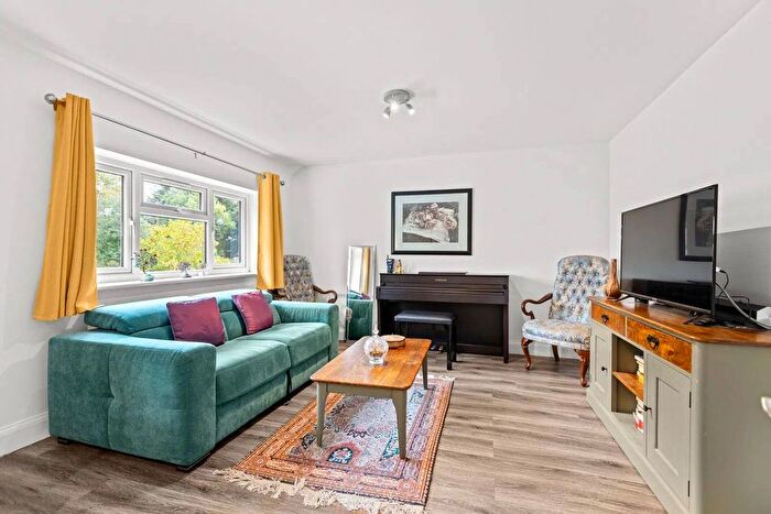 2 Bedroom Flat For Sale In Riverside, Guildford, Guildford, GU1