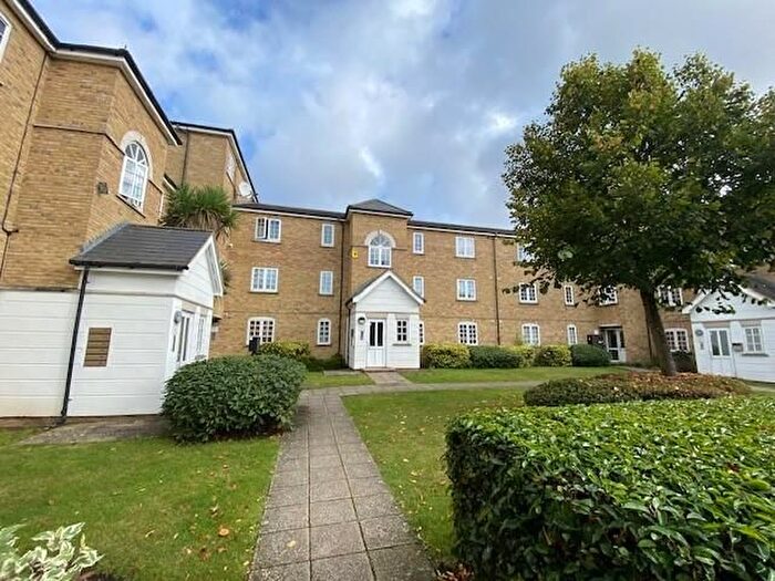 2 Bedroom Flat To Rent In Edith Cavell Way, London, SE18