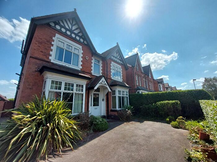 5 Bedroom Detached House To Rent In Station Road, Birmingham, B73