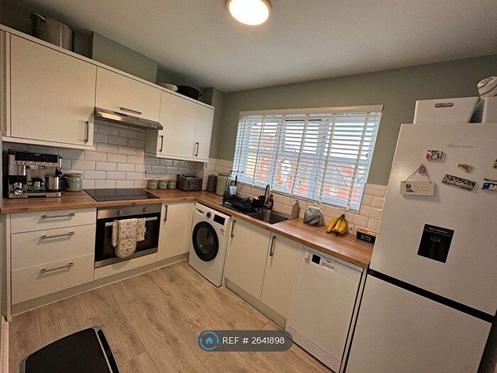 2 Bedroom Flat To Rent In Plymouth Close, Eastbourne, BN23