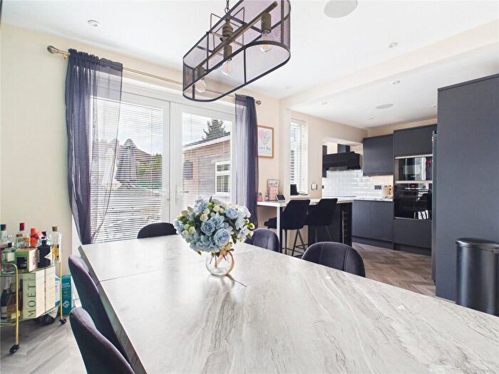 3 Bedroom Semi Detached House For Sale In Chestnut Walk, Bristol, BS13