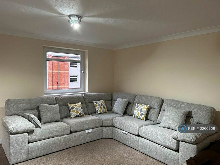 2 Bedroom Flat To Rent In Thackeray Manor, Sutton, SM1