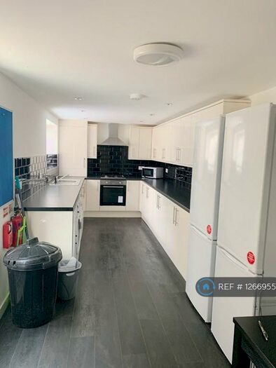 6 Bedroom Terraced House To Rent In Saxony Road, Liverpool, L7