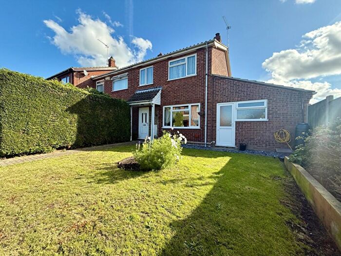 3 Bedroom End Of Terrace House For Sale In Fern Gardens, Belton, Great Yarmouth, NR31