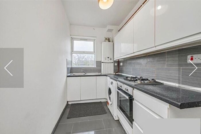 3 Bedroom Flat To Rent In Brockley, Lewisham, London, SE4