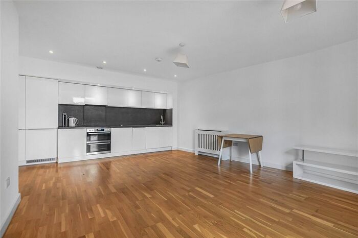 2 Bedroom Flat To Rent In Falcondale Court, Park Royal, NW10