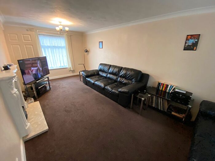 3 Bedroom Terraced House For Sale In Saxon Close, Tamworth, B77