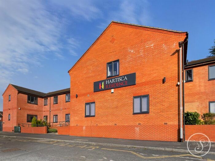 2 Bedroom Flat To Rent In Hartisca Residence, Hartwell Road, Leeds, LS6