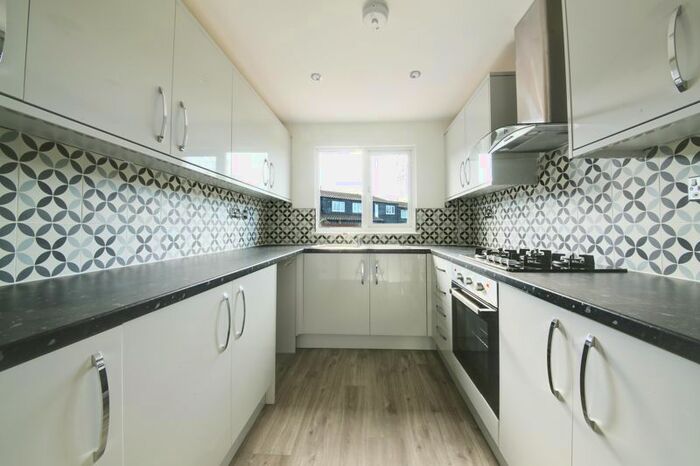 3 Bedroom Town House To Rent In Bartlegate Close, Brookvale, Runcorn, WA7