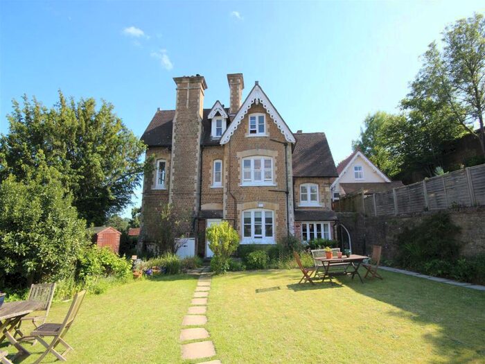 1 Bedroom Apartment To Rent In Farncombe, GU7