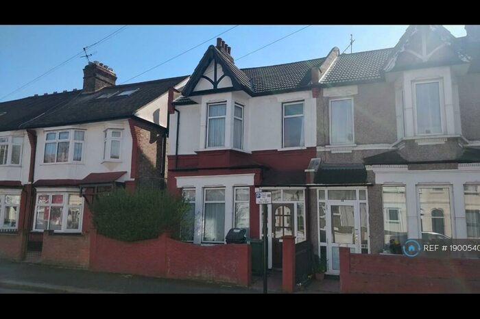 4 Bedroom Semi-Detached House To Rent In Belgrave Road, London, E10