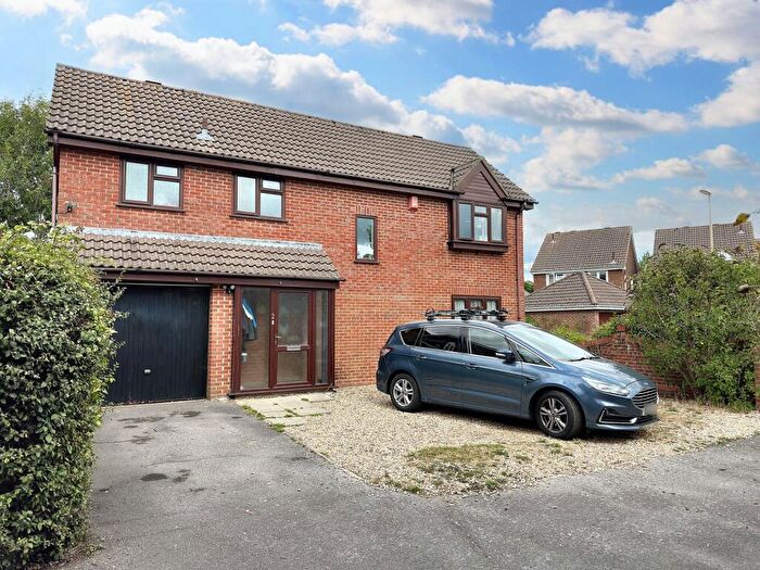4 Bedroom Detached House For Sale In Hayes Mead, Holbury, SO45