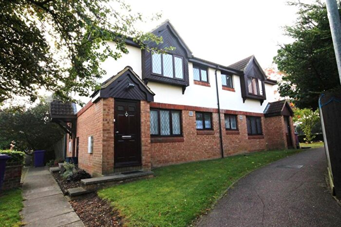 1 Bedroom Flat To Rent In Rosemont Close, Letchworth Garden City, SG6