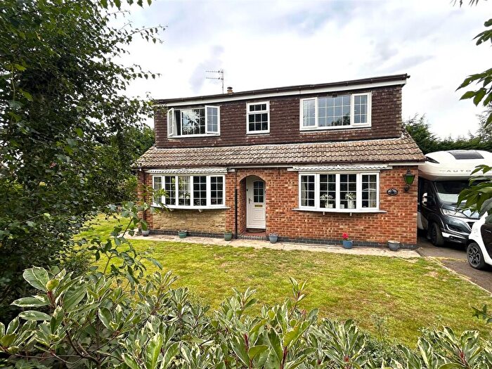 4 Bedroom Detached House For Sale In High Street, Barmby-On-The-Marsh, DN14