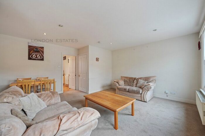2 Bedroom Maisonette To Rent In Averill Street, Hammersmith, W6