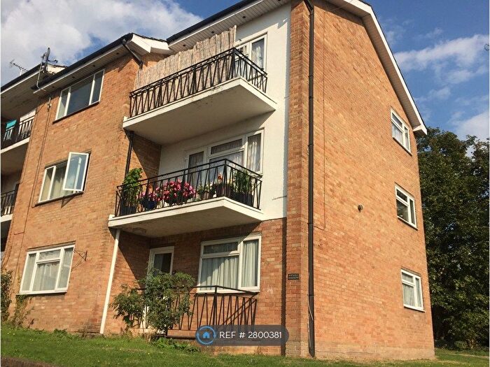 2 Bedroom Flat To Rent In Totteridge Road, High Wycombe, HP13