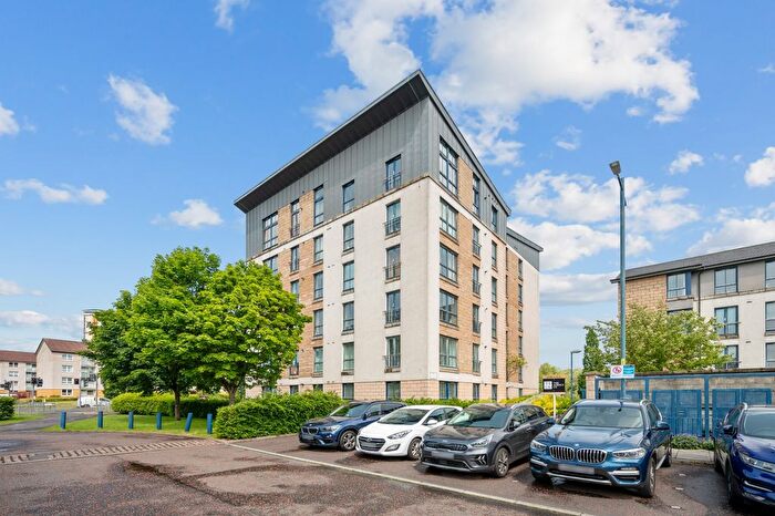 2 Bedroom Flat To Rent In Ritz Place, Oatlands, Glasgow, G5