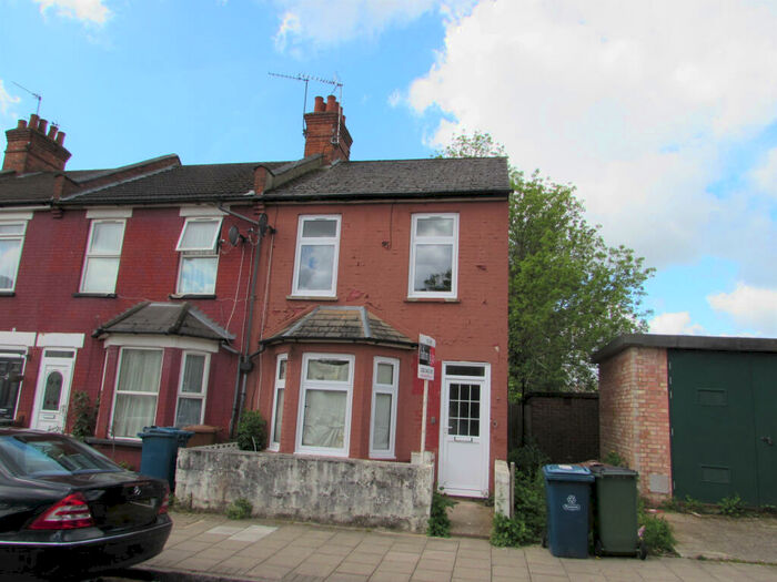 2 Bedroom End Of Terrace House To Rent In Whitefriars Avenue, Harrow, Middlesex, HA3