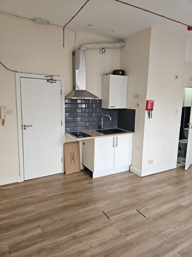 Studio To Rent In Seven Sisters Road, London, N15
