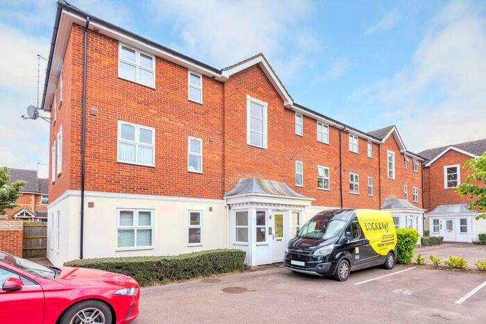 1 Bedroom Apartment To Rent In Watermead, Aylesbury, HP19