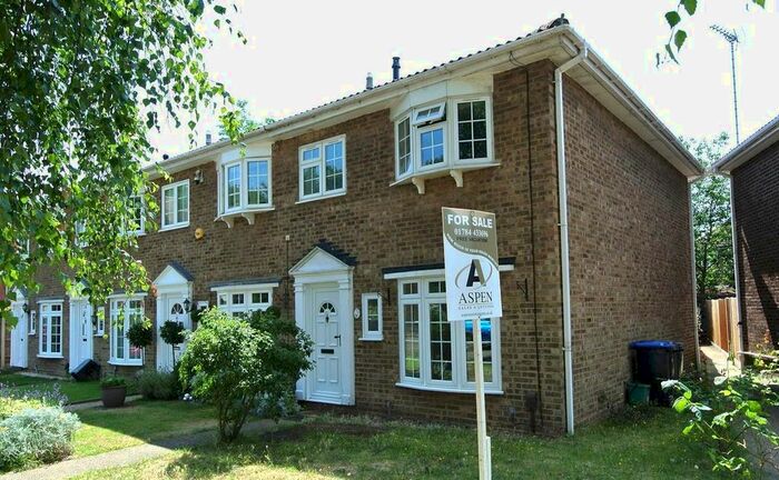3 Bedroom End Of Terrace House To Rent In Albany Place, Egham, TW20
