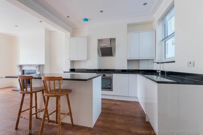 1 Bedroom Flat To Rent In Grove Hill Road, Camberwell, London, SE5