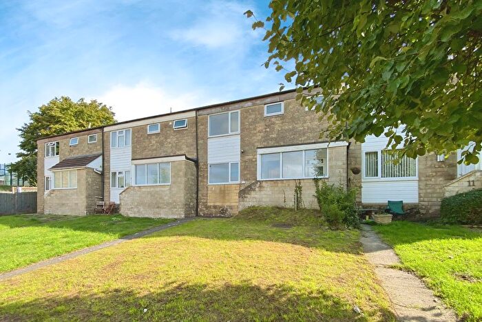 3 Bedroom Terraced House For Sale In Windrush Close, Bath, BA2