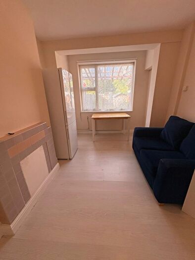 3 Bedroom Terraced House To Rent In Constable Gardens, Queensbury, HA8