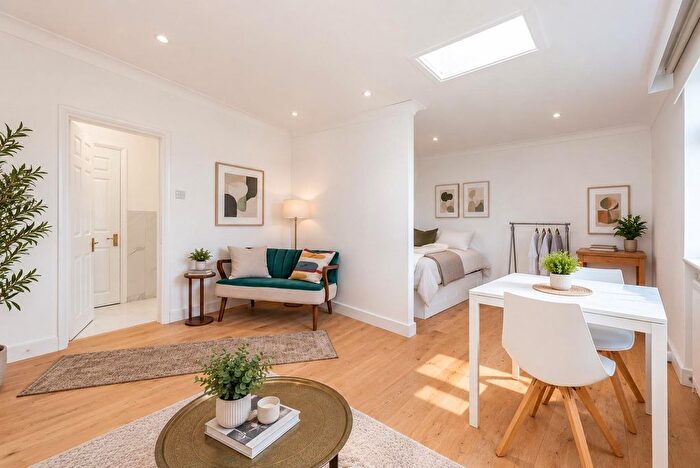 Studio For Sale In Cromwell Road, London, SW5