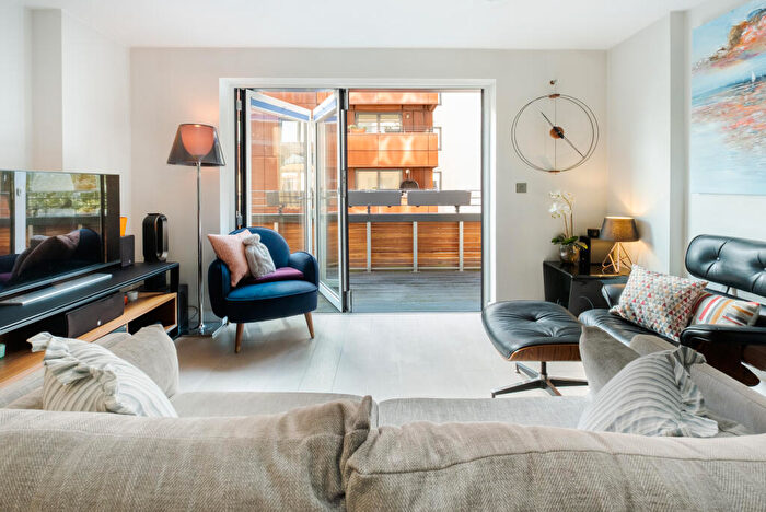 2 Bedroom Flat For Sale In Wharf Road, London, N1