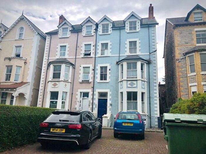 2 Bedroom Flat To Rent In Bay View Road, Colwyn Bay, LL29