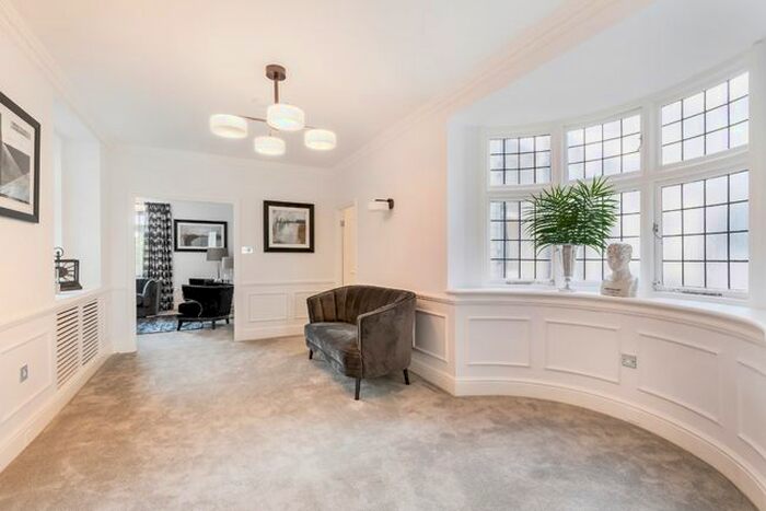 3 Bedroom Flat To Rent In Parkside, Knightsbridge, SW1X